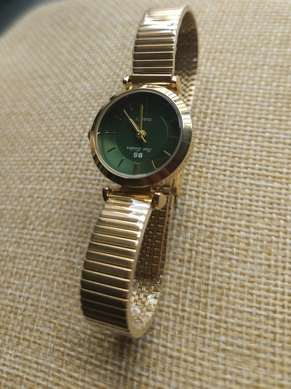 BS Bee Sister Green Dial Gold-Tone Women's Watch